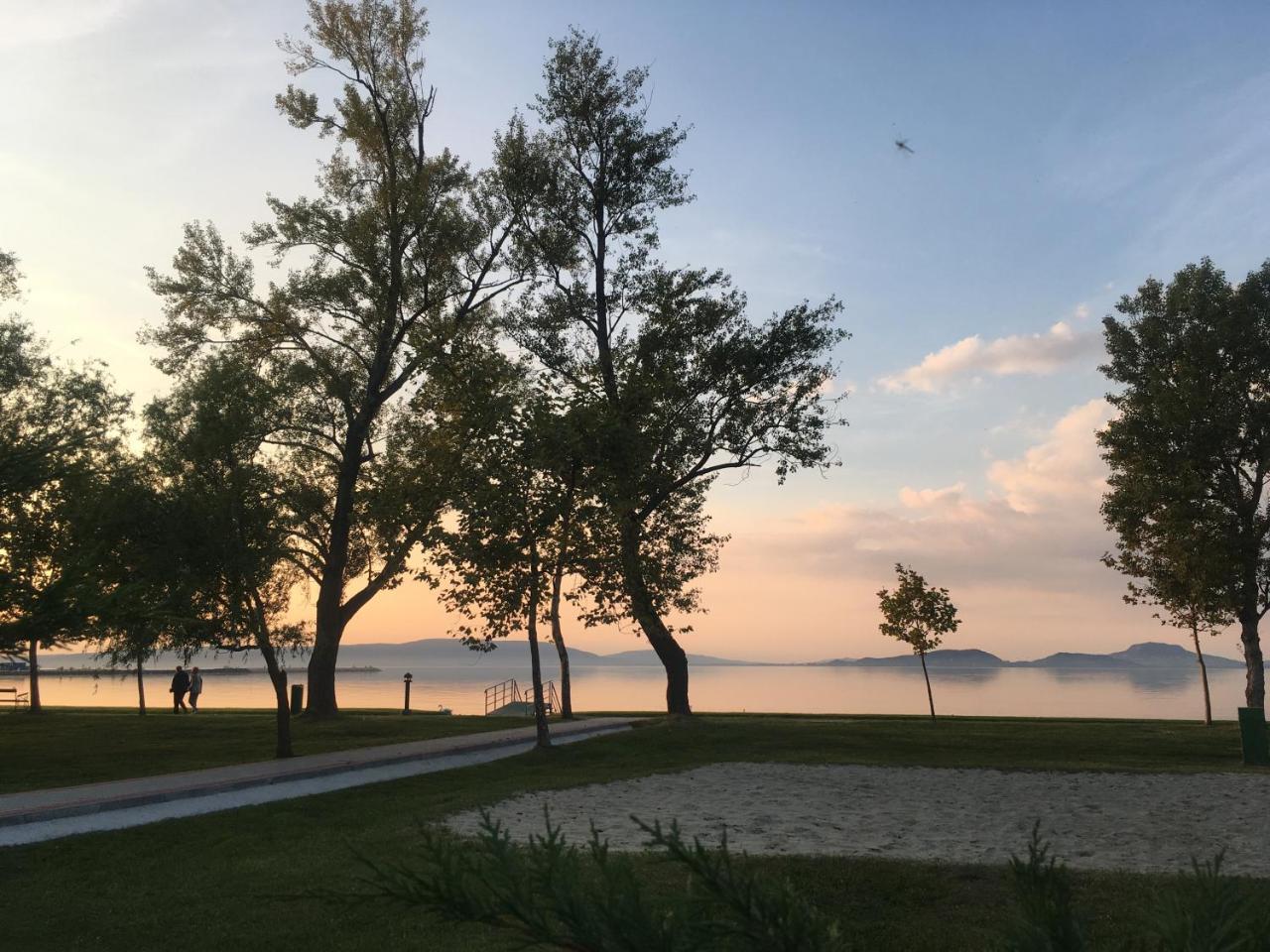 Balatoni Retro Villa Balatonfenyves Luaran gambar